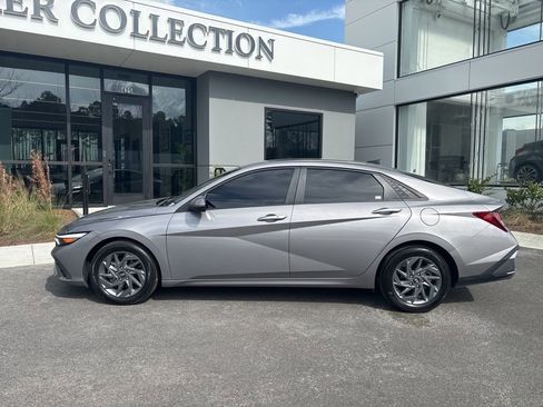 Used 2024 Hyundai Elantra SEL image 10