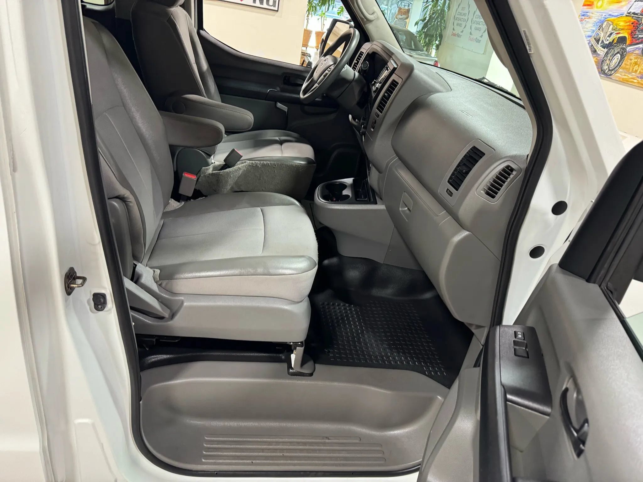 Used 2018 Nissan NV 3500 S RWD image 23