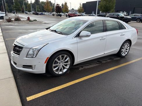 Used 2017 Cadillac XTS Luxury FWD image 1