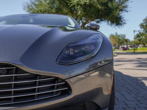 Used 2020 Aston Martin DB11 Volante image 66