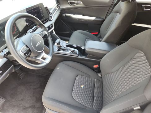 Certified 2025 Kia Sportage LX FWD image 2