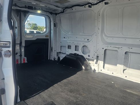 Used 2016 Ford Transit 250 130 Low Roof RWD image 16