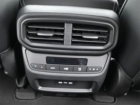 New 2025 Honda Pilot Touring image 27