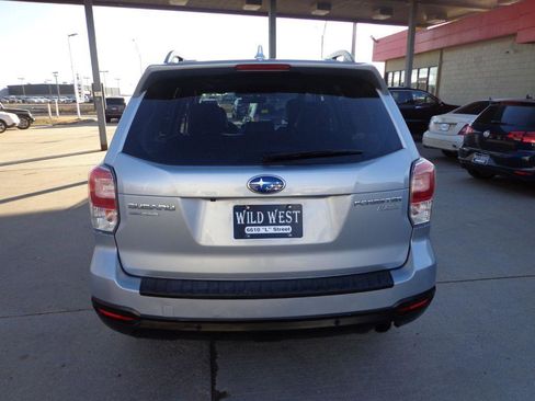 Used 2017 Subaru Forester 2.5i Touring image 5