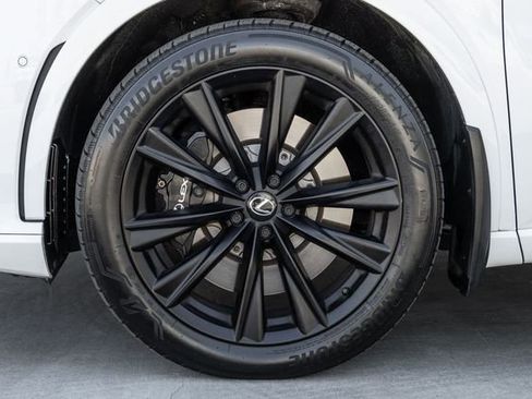 Used 2024 Lexus RX 500h F Sport image 15