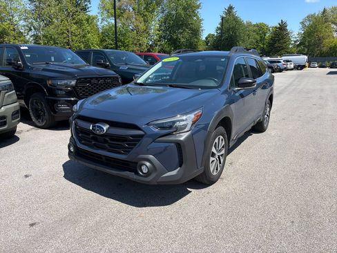 Used 2024 Subaru Outback Premium AWD/4WD image 4