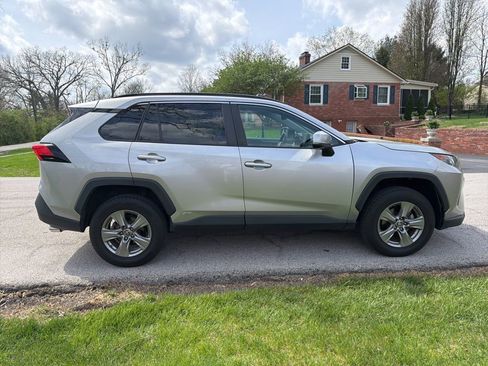 Used 2022 Toyota RAV4 LE image 6