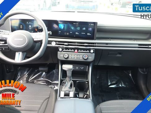 Used 2025 Hyundai Santa Cruz SE FWD image 25
