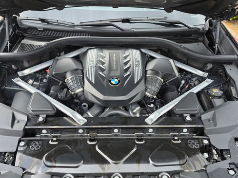 Used 2022 BMW X5 M50i AWD/4WD image 17