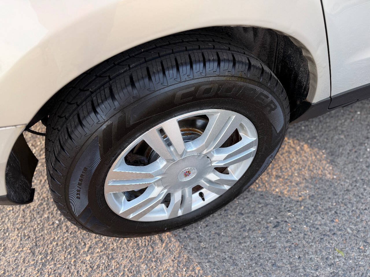 Used 2010 Cadillac SRX Luxury AWD/4WD image 24