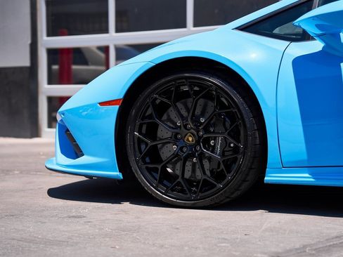 Used 2023 Lamborghini Huracan EVO image 10