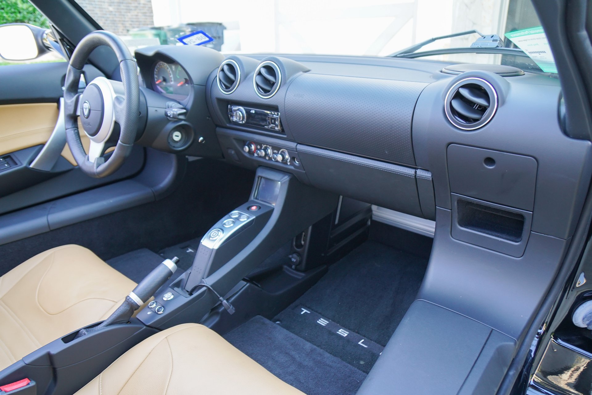 Used 2010 Tesla Roadster RWD image 27