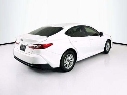 Used 2025 Toyota Camry LE image 9