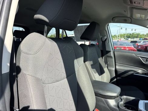 Used 2024 Toyota RAV4 XLE AWD/4WD image 22