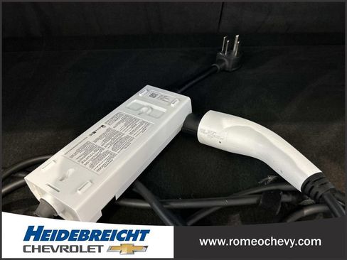 Used 2024 Chevrolet Blazer EV LT AWD/4WD image 38