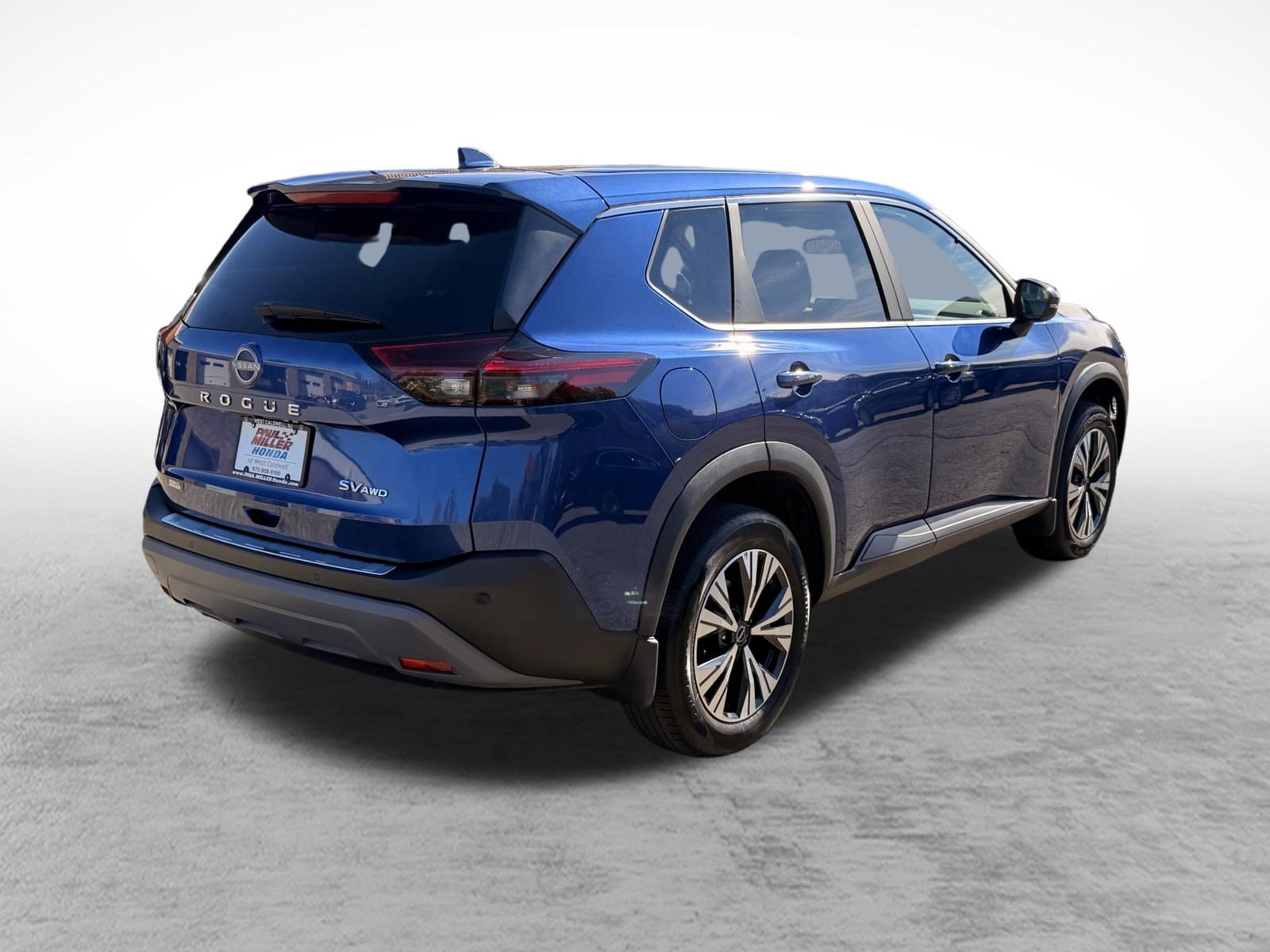 Used 2023 Nissan Rogue SV AWD/4WD image 7