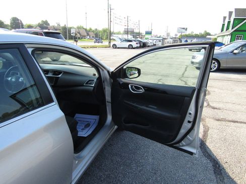 Used 2019 Nissan Sentra SV image 24