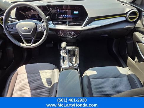 Used 2024 Chevrolet Trax LT FWD image 13