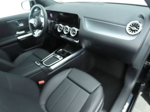 Certified 2025 Mercedes-Benz GLA 250 image 19