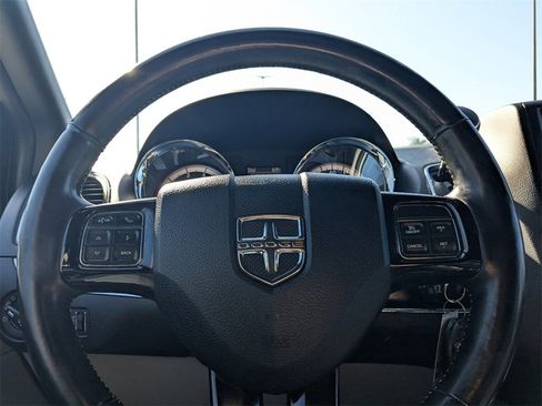 Used 2019 Dodge Grand Caravan SXT w/ Driver Convenience Group image 25