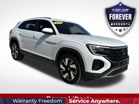 Used 2025 Volkswagen Atlas Cross Sport SE FWD image 9