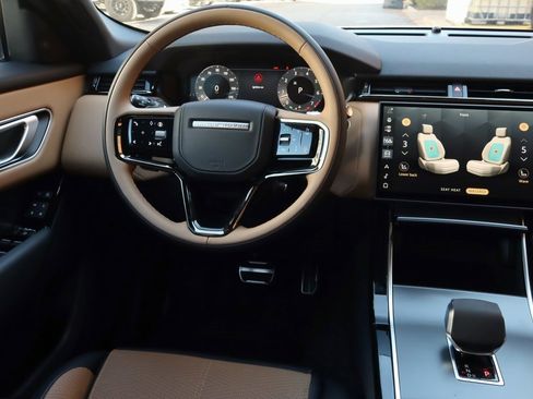 Used 2025 Land Rover Range Rover Velar Dynamic HSE image 16