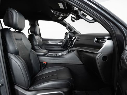 Used 2022 Jeep Wagoneer Series III image 30