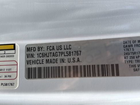 Used 2023 Jeep Gladiator Sport AWD/4WD image 33