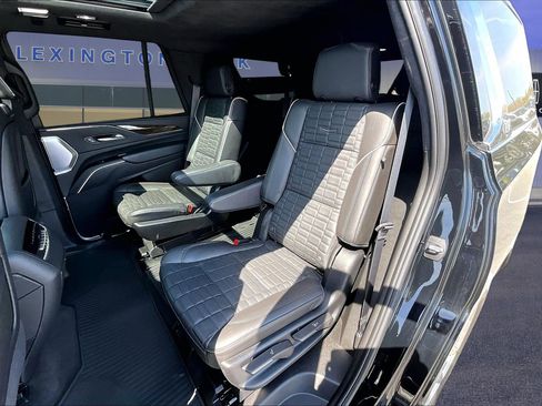 Used 2023 Cadillac Escalade Premium Luxury Platinum image 22