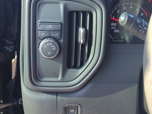 Used 2024 Chevrolet Silverado 1500 Custom image 14
