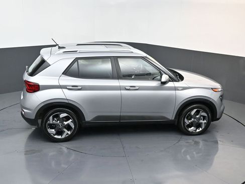 Certified 2025 Hyundai Venue SEL image 15