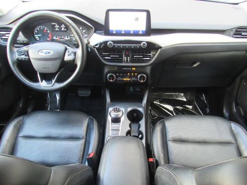 Used 2022 Ford Escape SEL image 3
