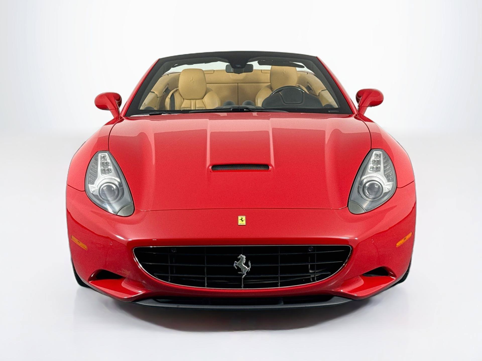 Used 2010 Ferrari California RWD image 2