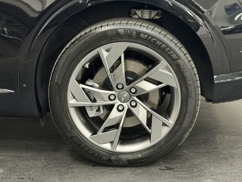 Used 2025 Genesis Electrified GV70 Advanced image 17