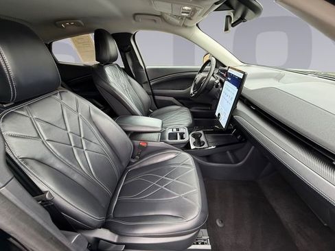 Used 2025 Ford Mustang Mach-E Select w/ Comfort Package Lite image 17