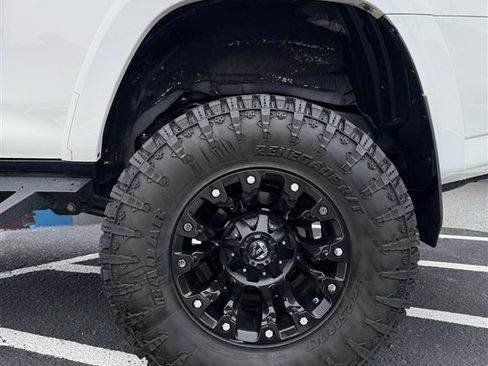 Used 2019 Toyota 4Runner SR5 RWD image 10