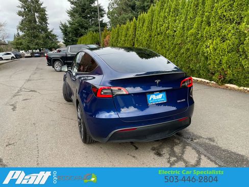 Used 2020 Tesla Model Y Performance image 9