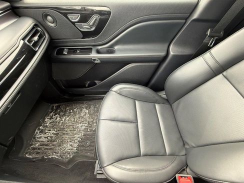 New 2025 Lincoln Aviator AWD w/ Jet Appearance Package image 15