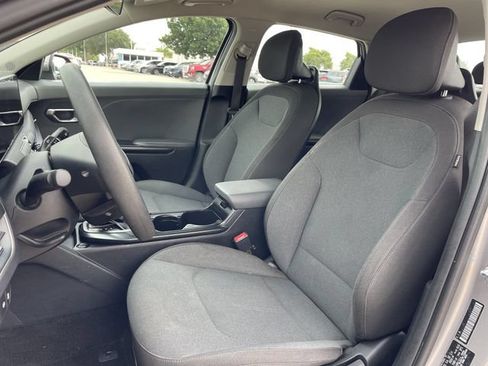 Used 2025 Kia K4 FWD image 23