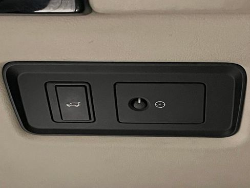 Used 2018 Land Rover Range Rover HSE AWD/4WD image 16