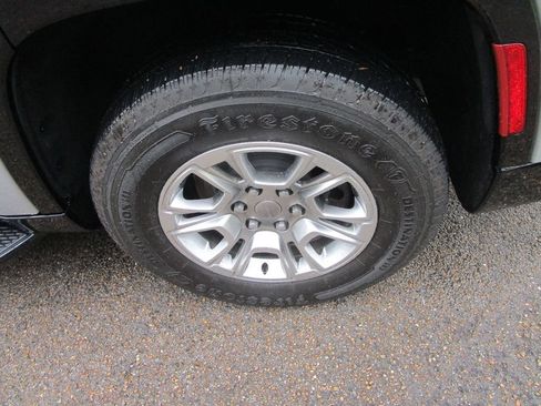 Used 2024 Jeep Wagoneer 2WD image 17