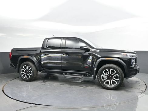 Used 2025 GMC Canyon AT4 w/ Nightfall Edition AWD/4WD image 3