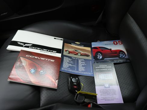 Used 2005 Chevrolet Corvette Coupe w/ Preferred Equipment Group RWD image 41