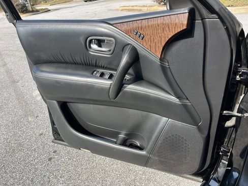 Used 2020 Nissan Armada SL image 13