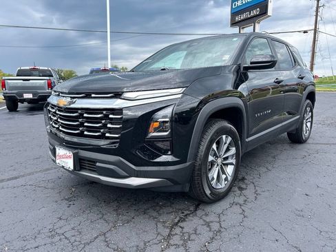 Used 2026 Chevrolet Equinox LT AWD/4WD image 1