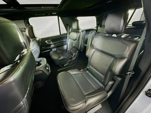 Used 2025 Ford Expedition Tremor AWD/4WD image 34