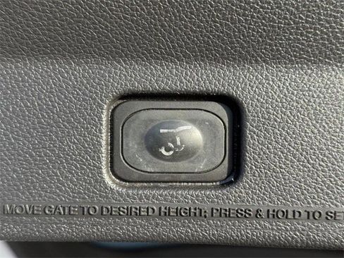 Used 2013 Ford Explorer XLT image 8