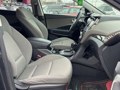 Used 2017 Hyundai Santa Fe SE w/ Cargo Package image 6