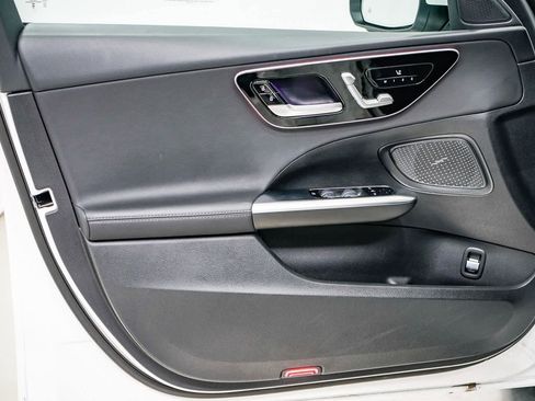 Used 2025 Mercedes-Benz C 300 Sedan image 19
