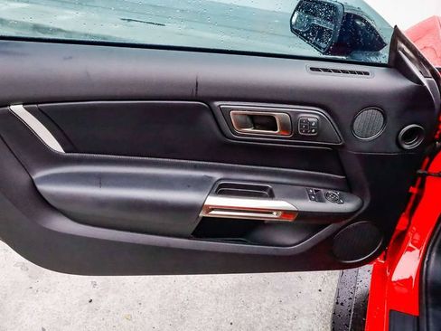 Used 2020 Ford Mustang Shelby GT500 w/ Technology Package image 24